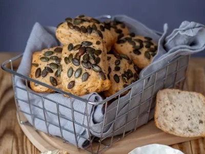 Produkt BEZGLUTENOWA Bulka z Komosa i Dynia 200 g (3 szt.) Obraz